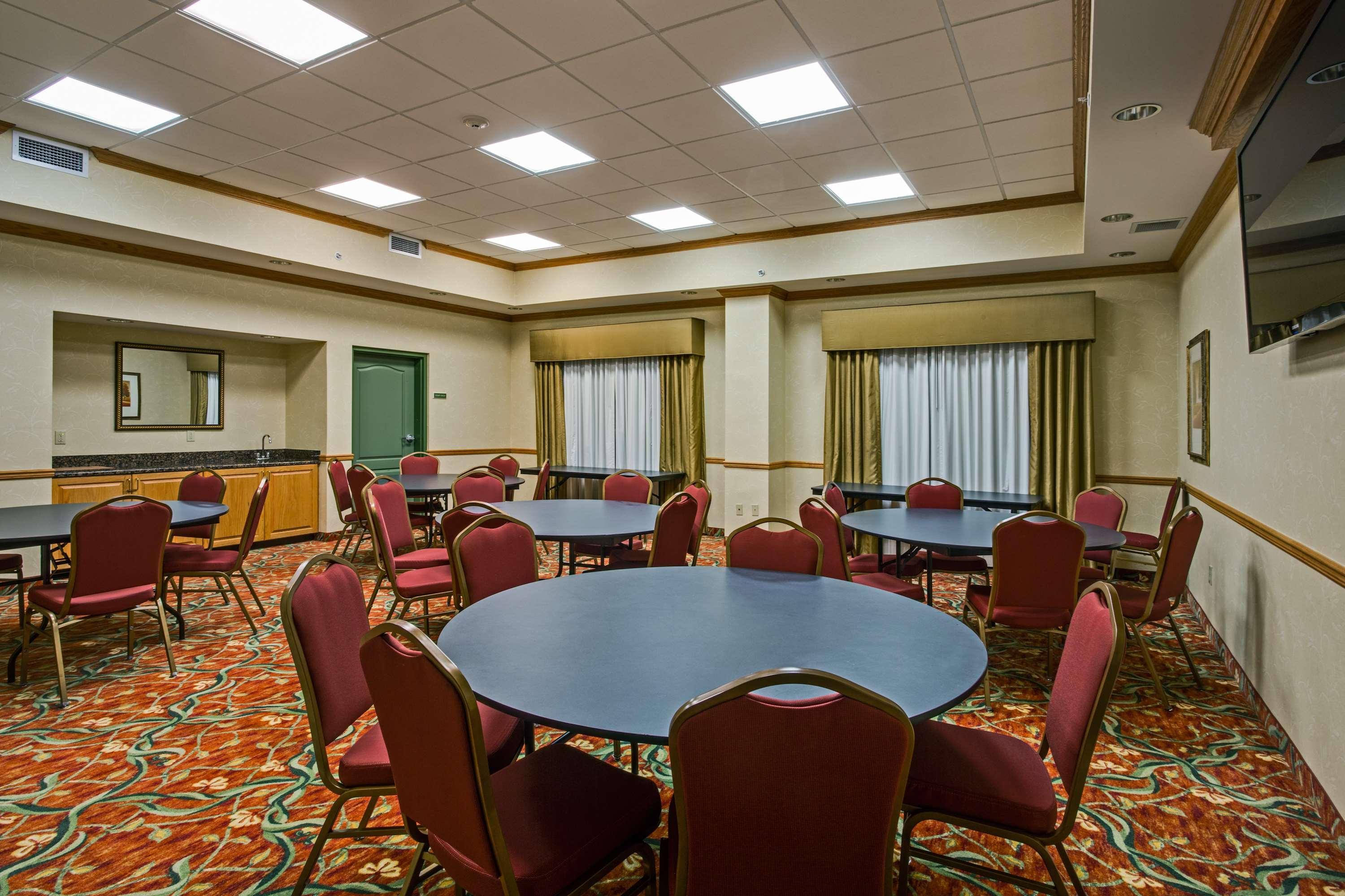 Country Inn & Suites By Radisson, Pensacola West, Fl Ferry Pass Бізнес фото